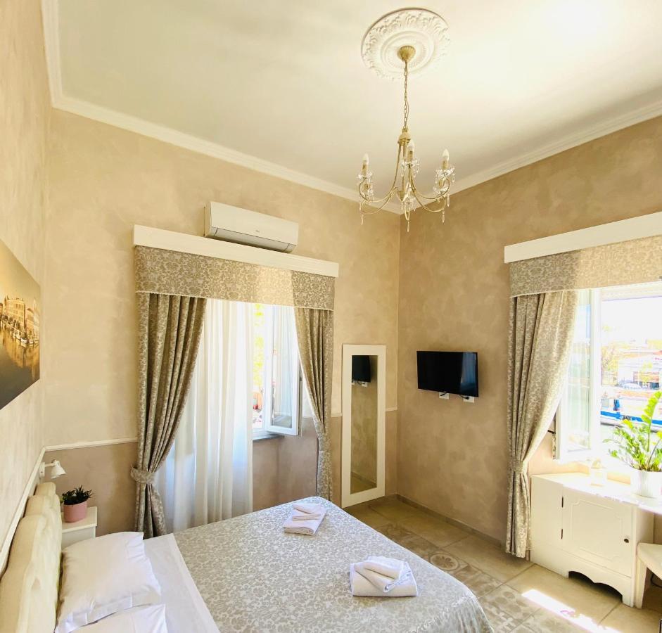 Domus Valadier B&B Guesthouse Фьюмичино Экстерьер фото