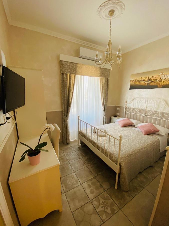 Domus Valadier B&B Guesthouse Фьюмичино Экстерьер фото